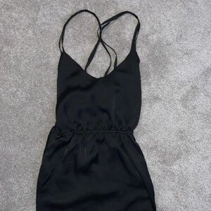 NWTS ALI & KRIS Black silky criss cross top S​